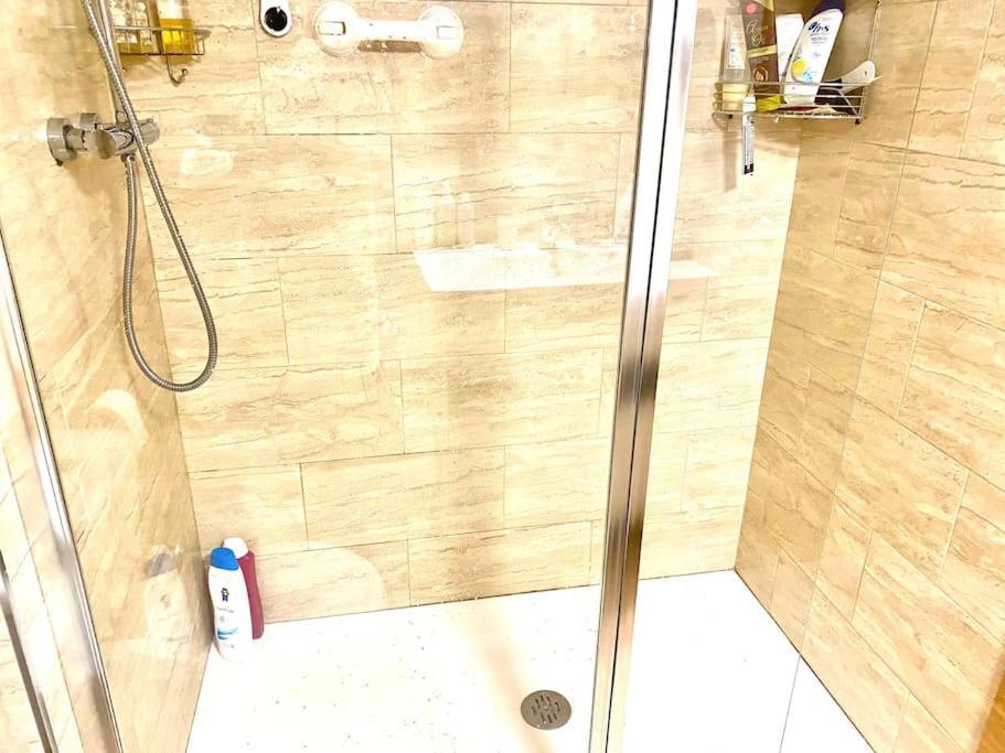 Shared Apartment! Piso Compartido! Общая Квартира! Севилья Экстерьер фото